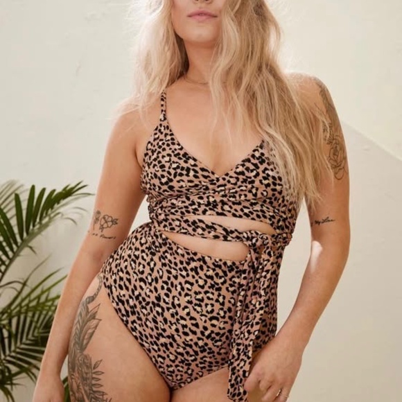 Aerie Leopard full Coverage One Piece Swimsuit size Small NWT - Picture 1 of 5